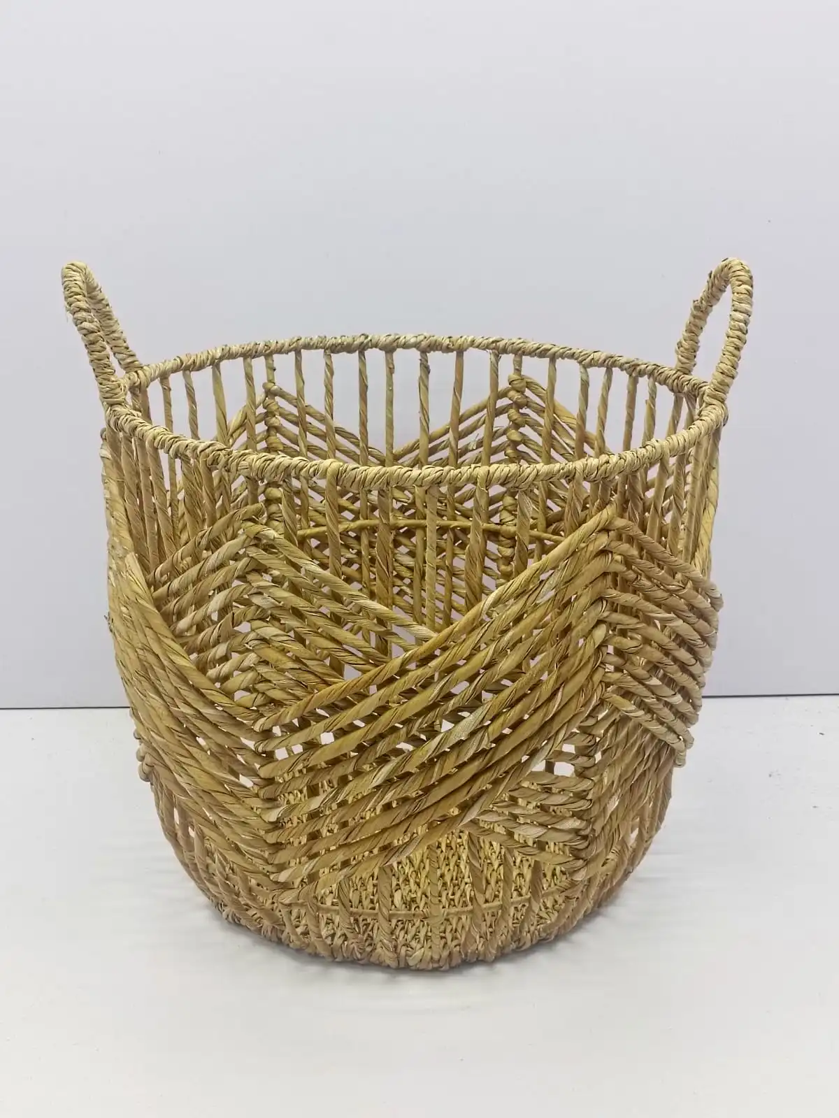 OPEN WEAVE SEAGRASS LAUNDRY BASKET